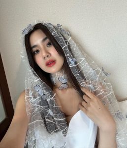 เน็ตไอดอลสาวสวย