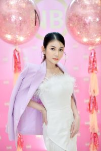 LINE_ALBUM_29366_230329_23