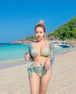 เน็ตไอดอลสาวสวย