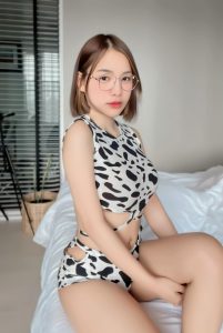 สาวแว่น