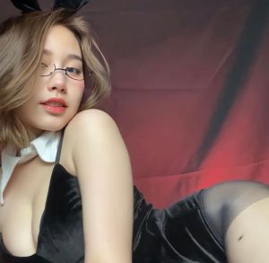 น้องไข่เน่า คนดัง