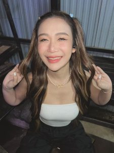 น้องเฟิร์ส พรชิตา น้องเฟิร์ส พรชิตา วาร์ป