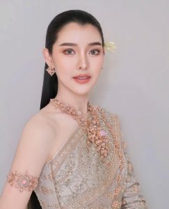 ยุวเฟิร์น อายุ